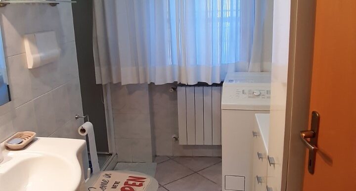 bagno-immobiliare-capista-viale-margherita-d-austria-720x386