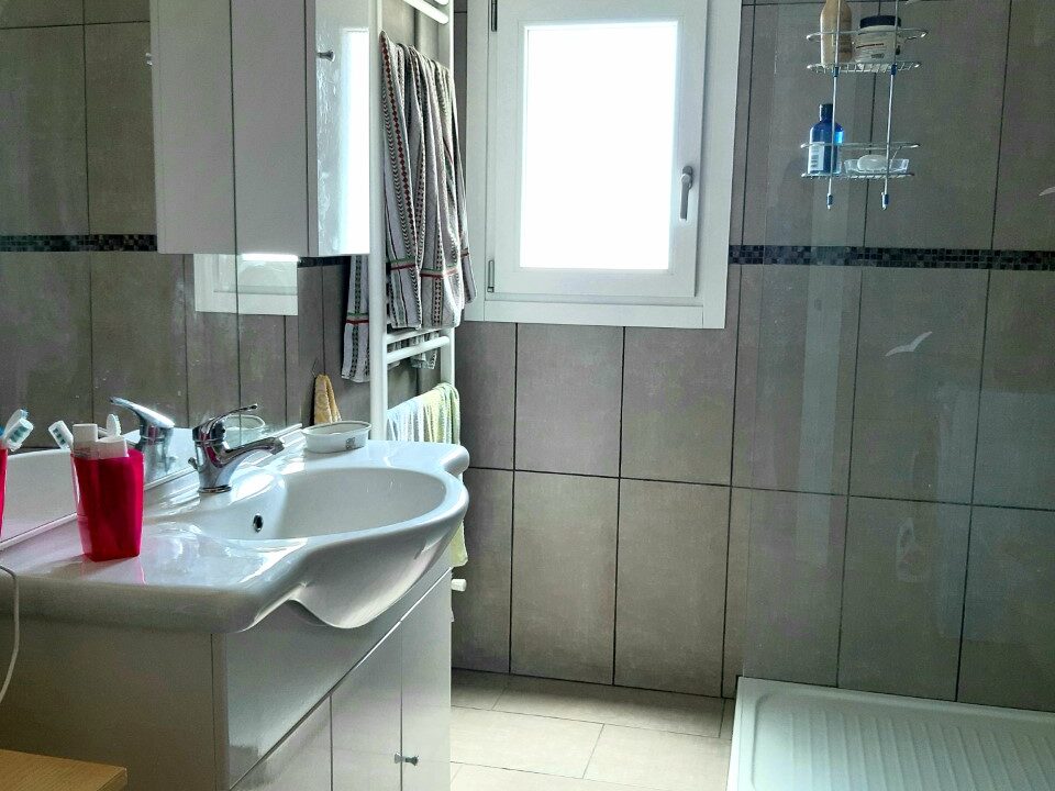 bagno principale angolo lavabo immobiliare capista ortona c.da gagliarda