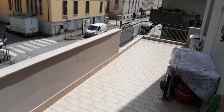 terrazzo-immobiliare-capista-via-monte-maiella-770x386