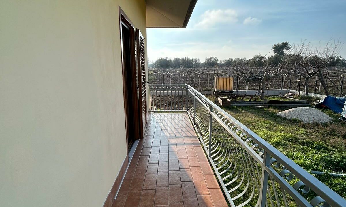 BALCONE VILLA C.DA CASONE IMMOBILIARE CAPISTA