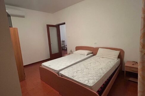 CAMERA MATRIMONIALE VIA CIVILTA DEL LAVORO IMMOBILIARE CAPISTA